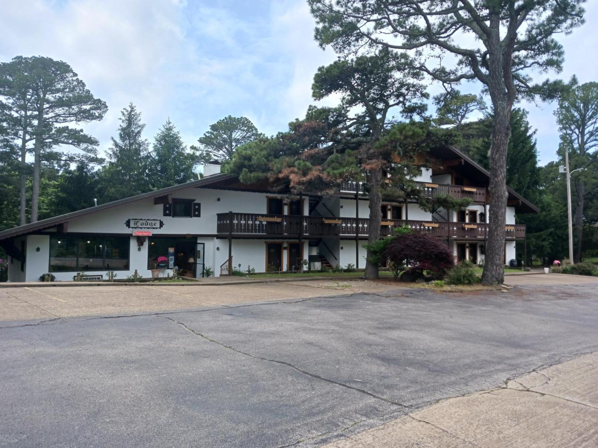 Bavarian Inn Motel & Restaurant Eureka Springs Exteriör bild
