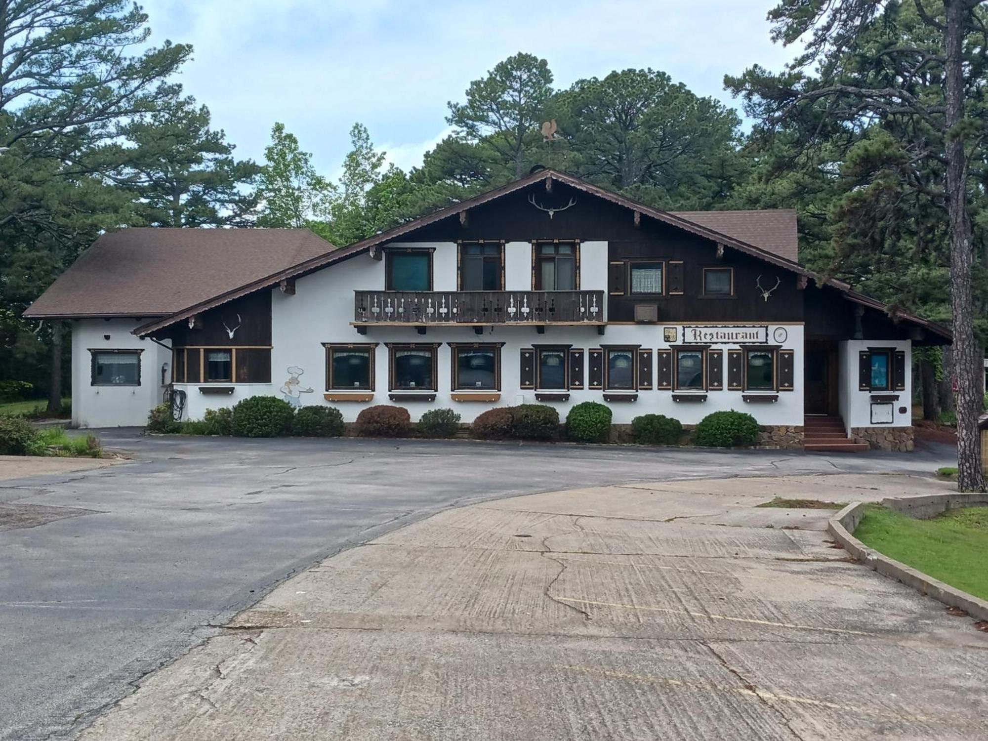 Bavarian Inn Motel & Restaurant Eureka Springs Exteriör bild